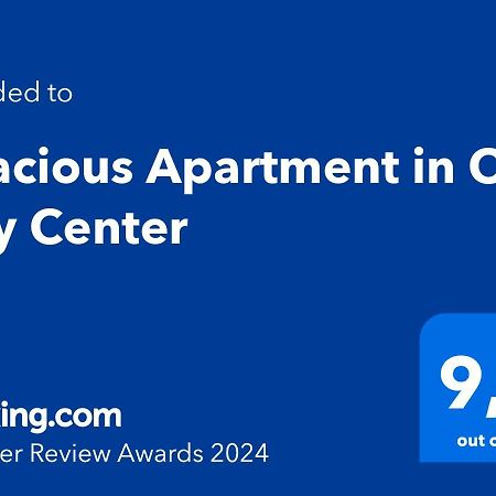 Modern Apartment In Old City Center リヴィウ エクステリア 写真